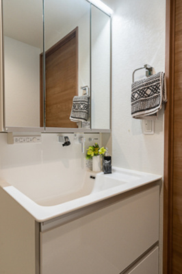 【洗面所】 | ＳＱＵＡＲＥ市谷河田町ｈｉｌｌｓｉｄｅ | ※写真は同タイプ住戸です。