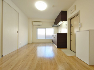 【居間・リビング】 | ハイツ・スカイツリー | 明るいダイニングキッチンです。