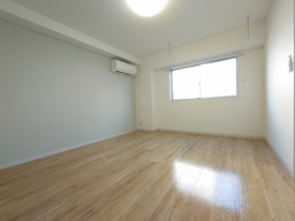 【寝室】 | ハイツ・スカイツリー | 寝室にはワンポイントアクセントクロスがあります。