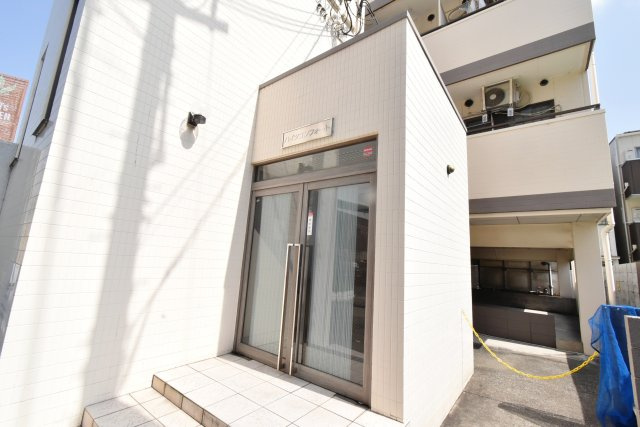 ハイツコンフォートのエントランス