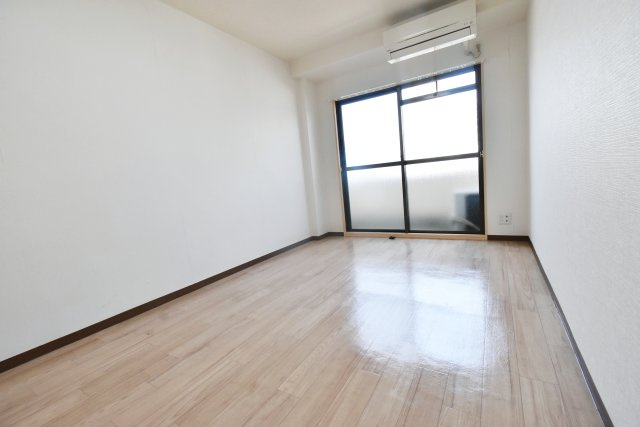 ハイツコンフォートの居間・リビング