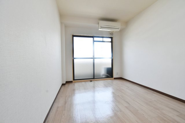 ハイツコンフォートの居間・リビング