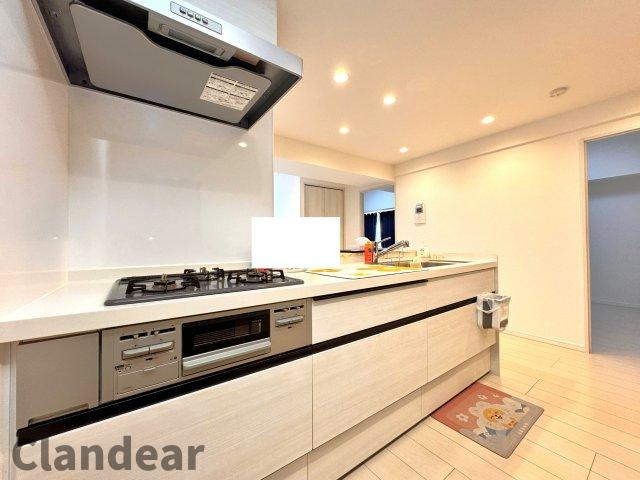 パシフィック西日暮里のキッチン|ドキドキの新生活も、安心してスタート。ぴったりの住まいを見つけませんか？クランディアが一緒に住まい選びをサポートします‼　まずは、お気軽にお問合せください　＃クランディア