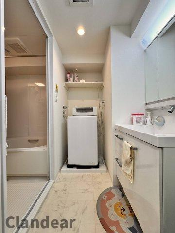 パシフィック西日暮里の脱衣所|ドキドキの新生活も、安心してスタート。ぴったりの住まいを見つけませんか？クランディアが一緒に住まい選びをサポートします‼　まずは、お気軽にお問合せください　＃クランディア