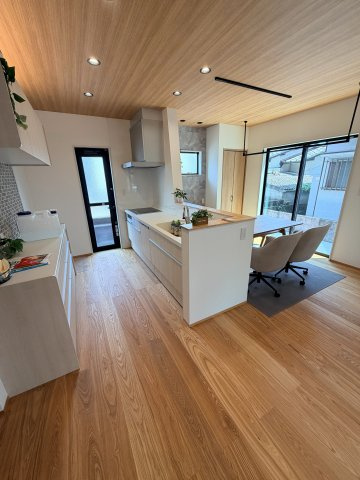 ☆選べる家具プレゼント☆南梅本　新築建売の居間・リビング