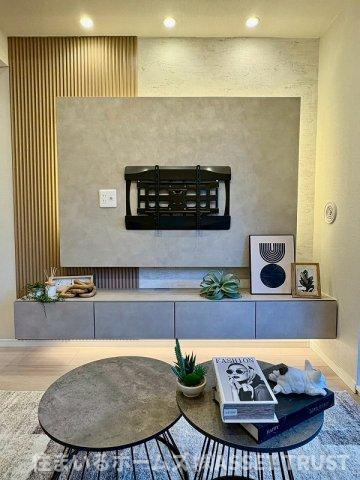 虎ノ門ガーデンの居間・リビング|テレビボード付き