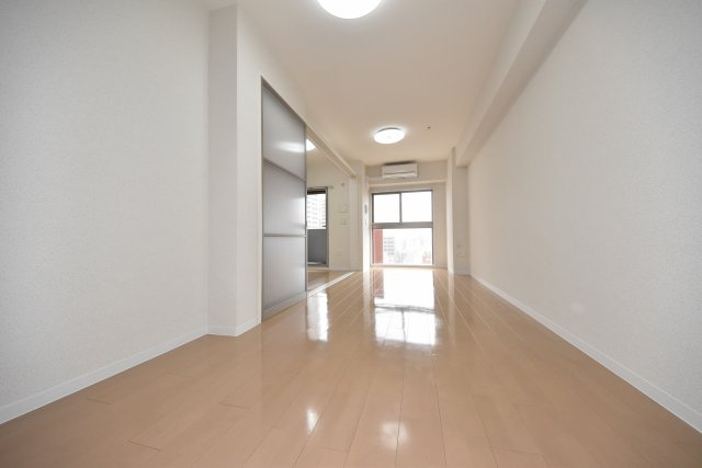 セレニテ本町グランデの居間・リビング