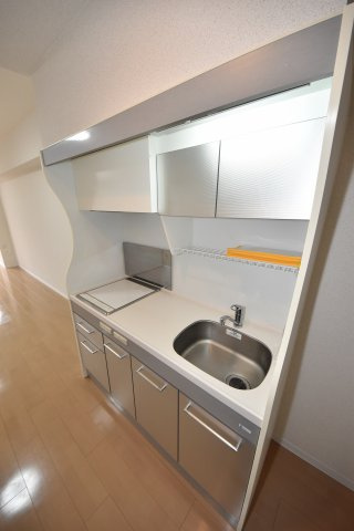 セレニテ本町グランデのキッチン