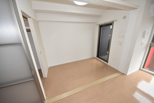 セレニテ本町グランデの寝室