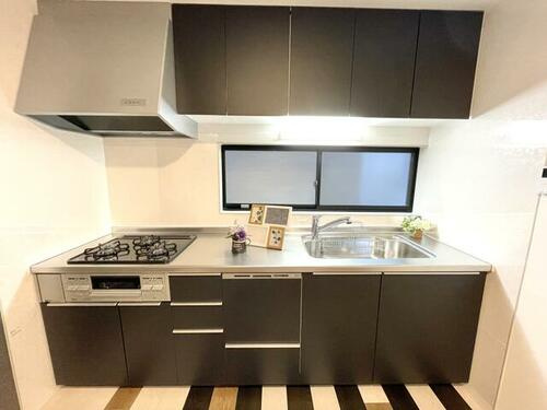 御領4丁目　中古一戸建てのキッチン|システムキッチン
■物件内覧・資金計画相談・住宅ローン相談、リフォーム相談、お問合せ受付中■
※当日・翌日のご内覧、ご相談はお電話でのお問合せがスムーズです！