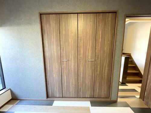 御領4丁目　中古一戸建ての収納|洋室のクローゼット
■物件内覧・資金計画相談・住宅ローン相談、リフォーム相談、お問合せ受付中■
※当日・翌日のご内覧、ご相談はお電話でのお問合せがスムーズです！