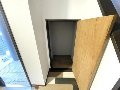 御領4丁目　中古一戸建ての収納|階段下収納
■物件内覧・資金計画相談・住宅ローン相談、リフォーム相談、お問合せ受付中■
※当日・翌日のご内覧、ご相談はお電話でのお問合せがスムーズです！