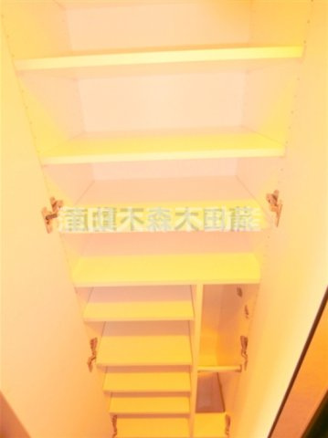 ビーシティアパートメント東京サウスの玄関|玄関収納