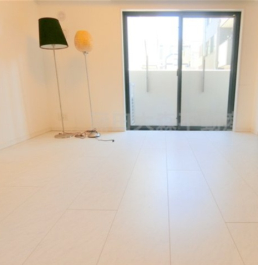 ビーシティアパートメント東京サウスの居間・リビング|LD8帖+K2.8帖　計10.8帖　カウンターキッチンのリビングダイニングキッチン