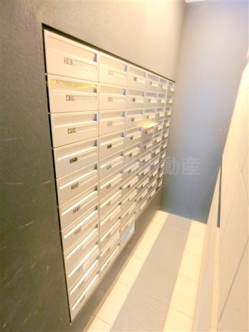 ビーシティアパートメント東京サウスのエントランス|メールBOX