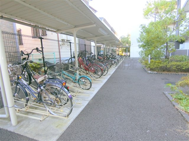 ビーシティアパートメント東京サウスのその他共用部分|屋根付き駐輪場
