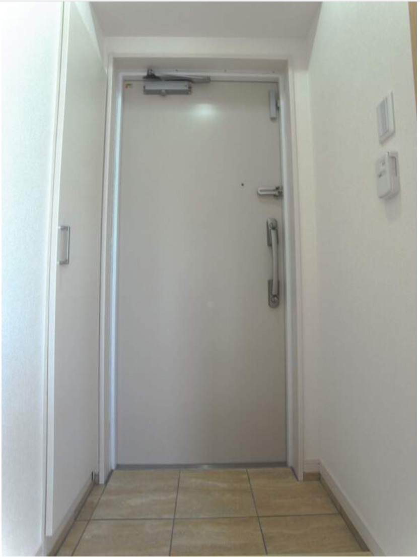 リブリ・清澄白河の玄関