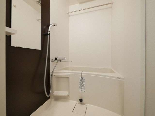 レジュールアッシュ三国本町の浴室