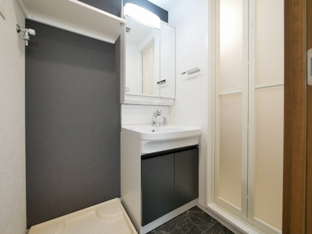 レジュールアッシュ三国本町の独立洗面台