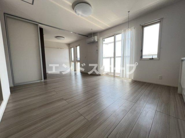 リッフェル高崎の居間・リビング|高崎、前橋エリアのお部屋探しはエンドスケープまで！お客様の理想お聞かせ下さい♪