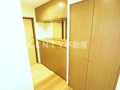 【玄関】 | ライオンズマンション洗足池第２ | 収納もある玄関です