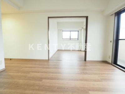 【居間・リビング】 | ライオンズマンション洗足池第２ | ゆったり過ごせるリビングです