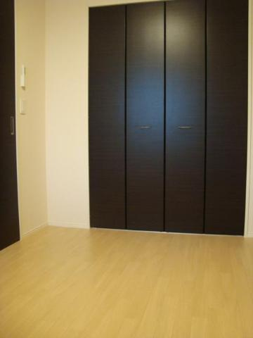 カーサブリランテ櫛原の内装|洋室