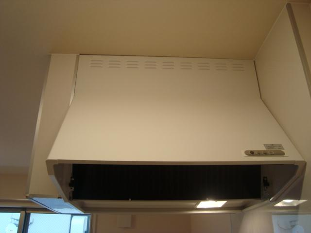 カーサブリランテ櫛原のキッチン|キッチン換気扇