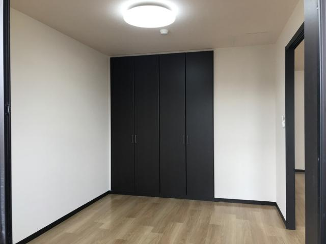 サンフィット北野Ⅰの内装|南洋室（照明有り）