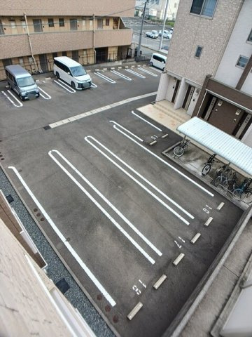 サウスウィンドⅡの駐車場