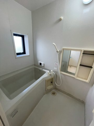 フォンテーヌ宮ノ陣Ⅱ　B棟の浴室