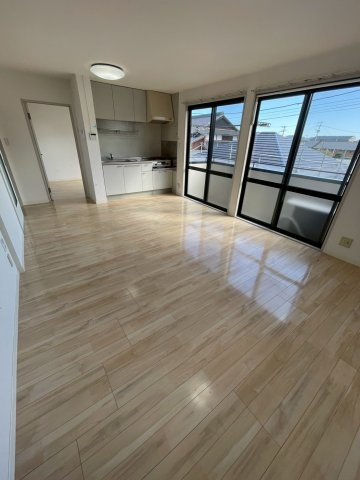 フォンテーヌ宮ノ陣Ⅱ　B棟の居間・リビング