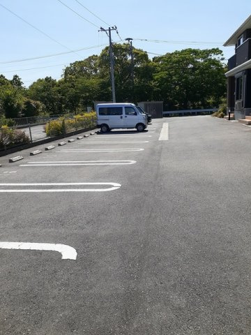 ラ・フェリーチェの駐車場