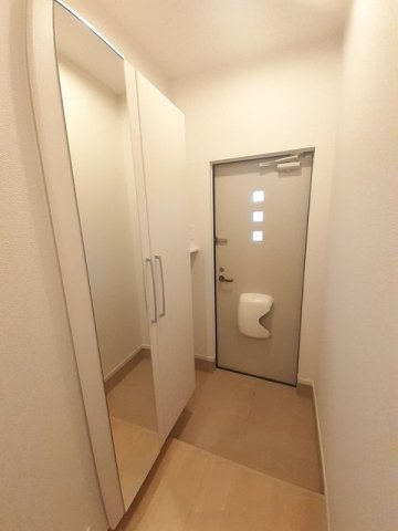 メゾンかえでの玄関