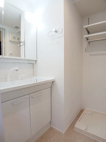 ファミリア長門石の洗面所