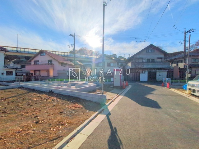 【前面道路含む現地写真】 | 贅沢な暮らしにぴったり設備が魅力♪家事導線の良い水回りで毎日綺麗家事もラクラク♪早朝、夜間問わず現地見学＆周辺環境ご案内致します♪