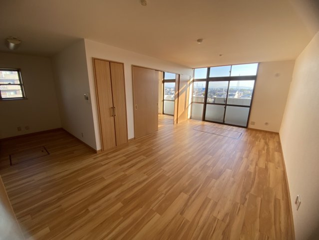 ルネス津福の居間・リビング|同建物別部屋 現況優先