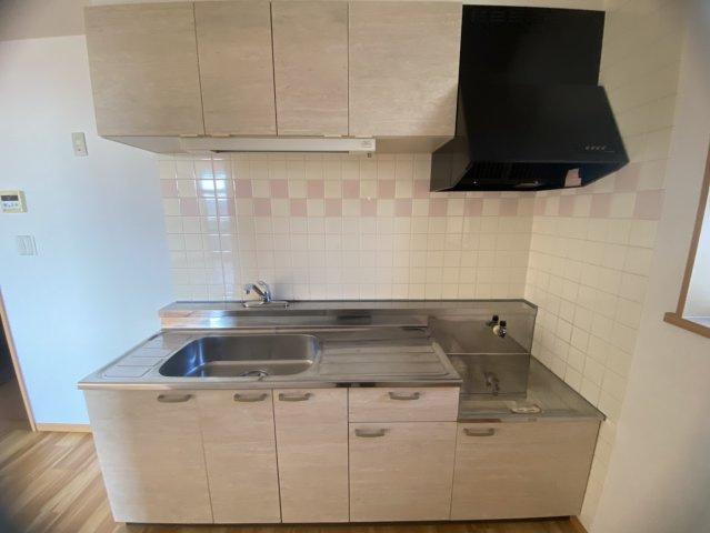 ルネス津福のキッチン|同建物別部屋 現況優先