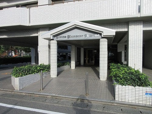 ライオンズマンション諏訪野のエントランス|マンションエントランス