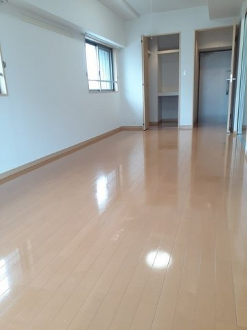 フォーウィルズコートⅡの居間・リビング