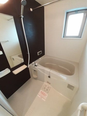 フォーウィルズコートⅡの浴室