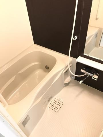 シャン・ドゥ・ポワロの浴室|バス