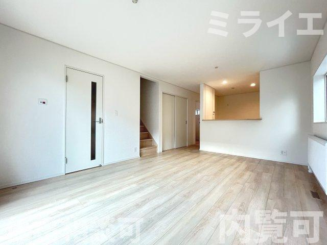 【新築戸建】石狩市花川南二条2丁目5棟の居間・リビング