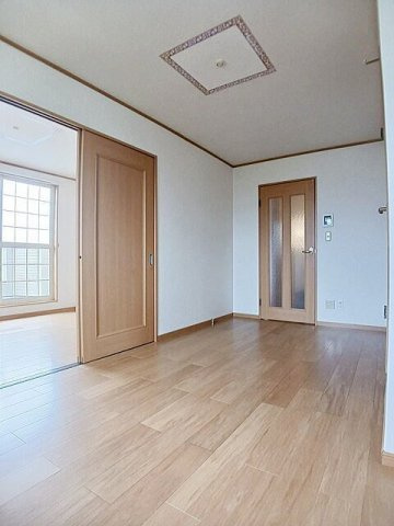 キングスコ－トＢの居間・リビング