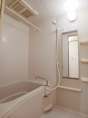 キングスコ－トＢの浴室