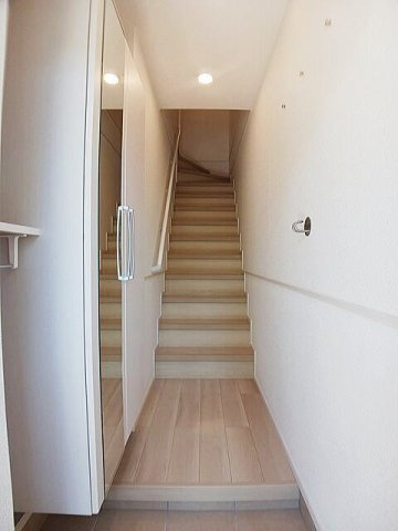 ファミリア長門石の玄関