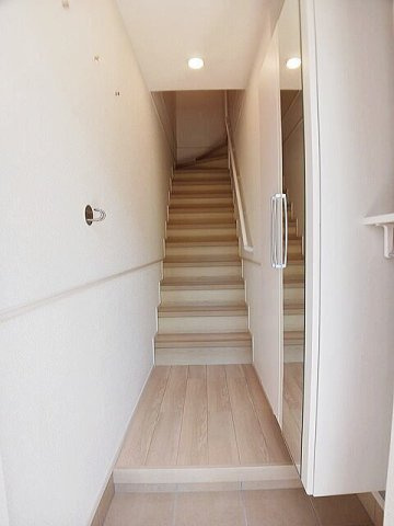 ファミリア長門石の玄関