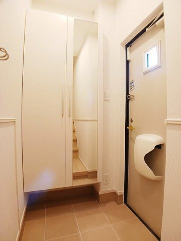 ファミリア長門石の玄関