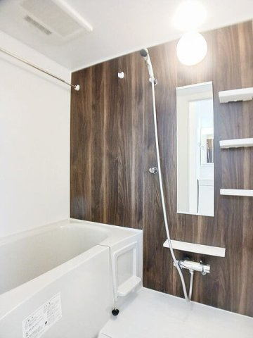 ファミリア長門石の浴室