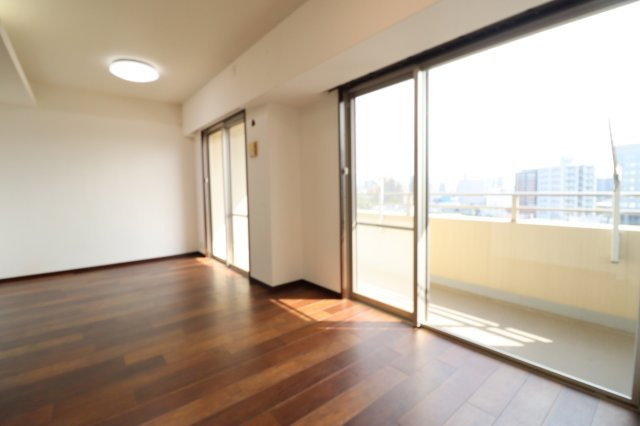 ロフティ諏訪野の居間・リビング